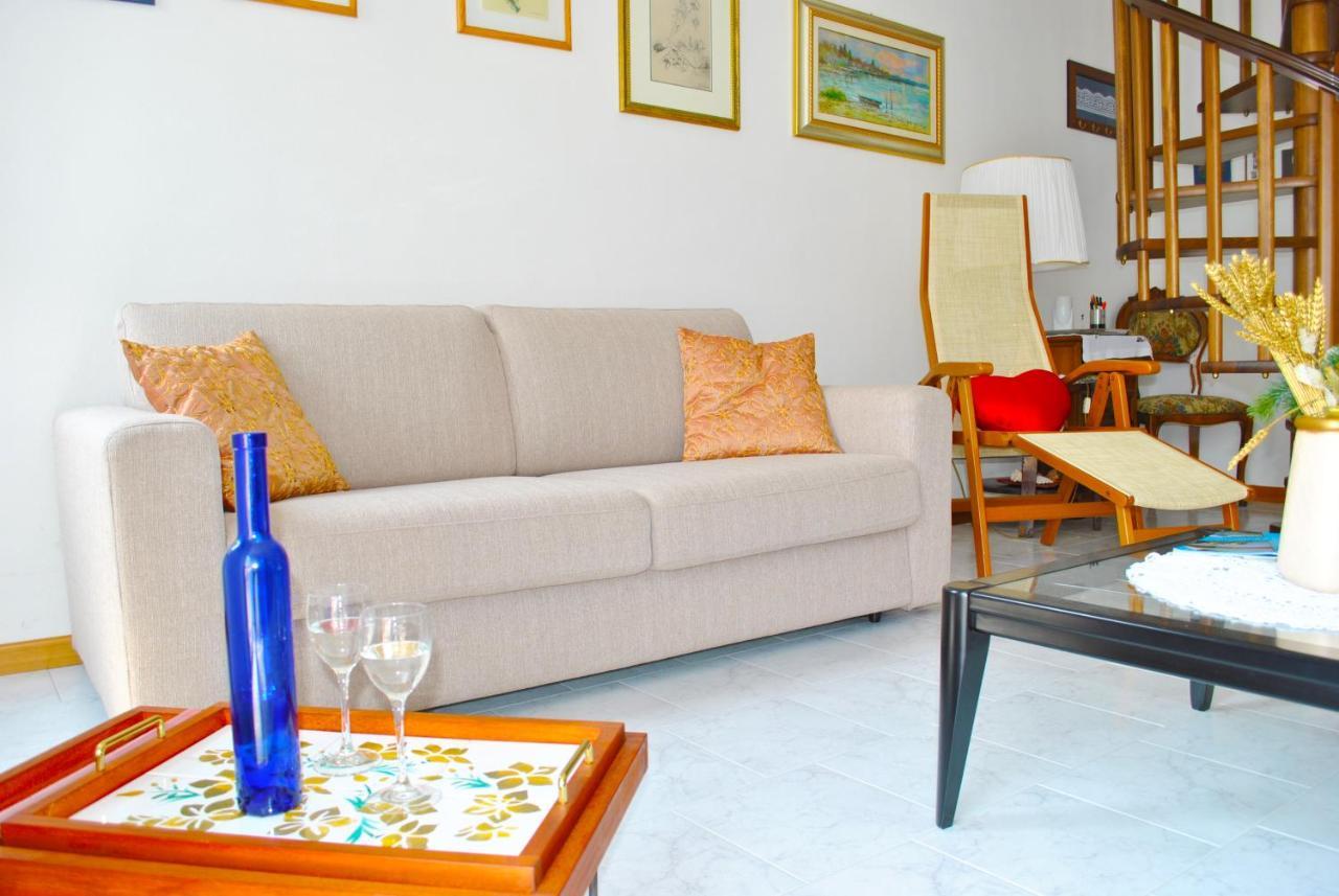 Loft With Big Terrace Lake View Apartman Sala Comacina Kültér fotó